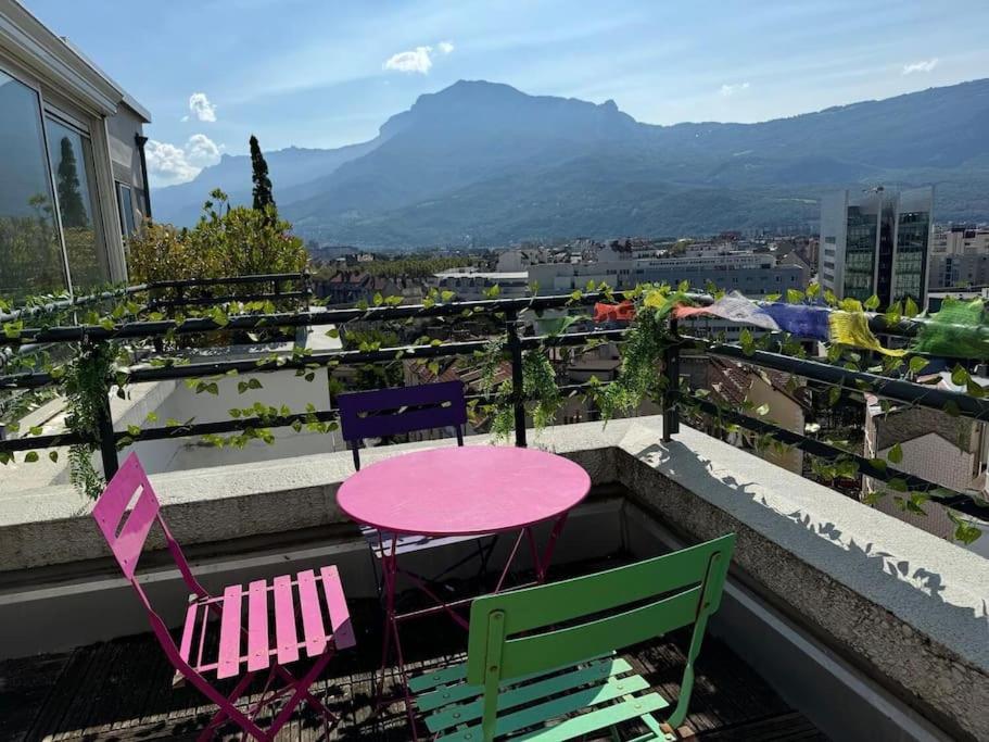 Le Rooftop Calme Et Terrasse A 1 Minute De La Gare Grenoble Exterior foto